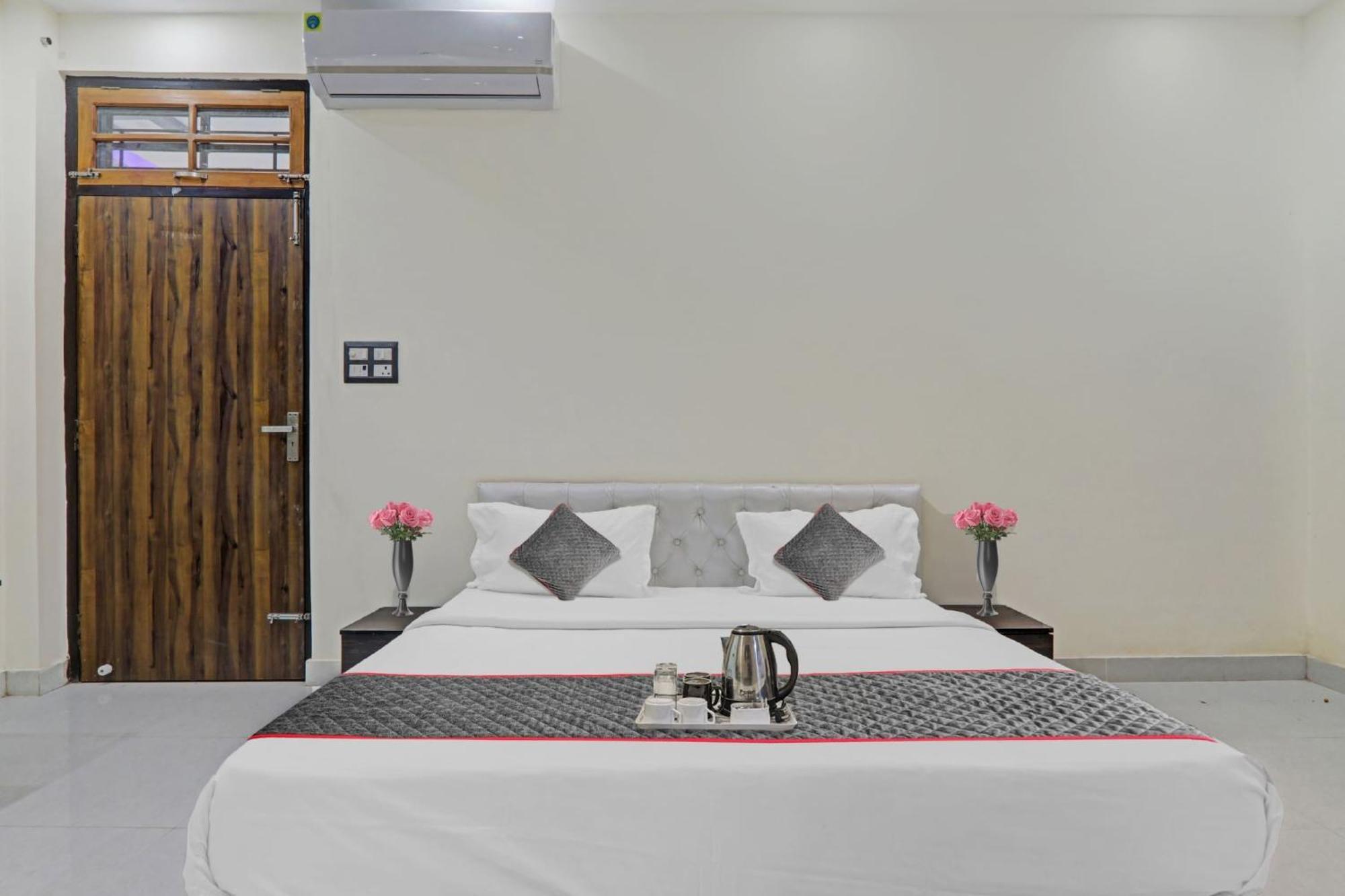 Chinhat Townhouse Relax Inn מראה חיצוני תמונה