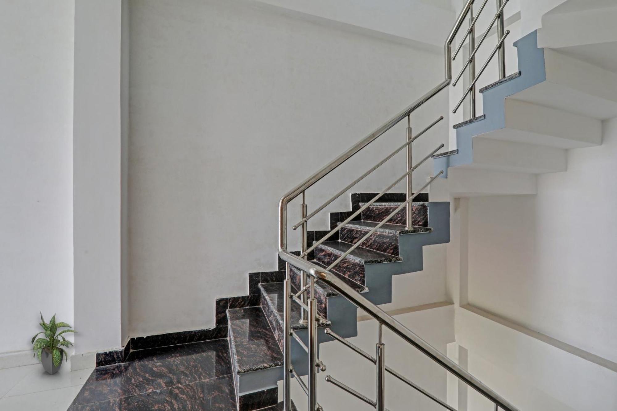 Chinhat Townhouse Relax Inn מראה חיצוני תמונה