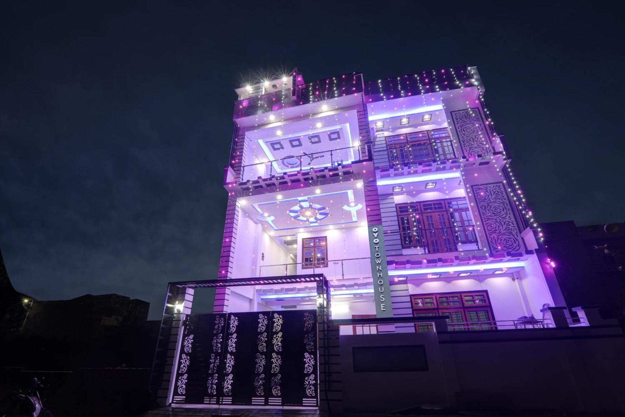 Chinhat Townhouse Relax Inn מראה חיצוני תמונה