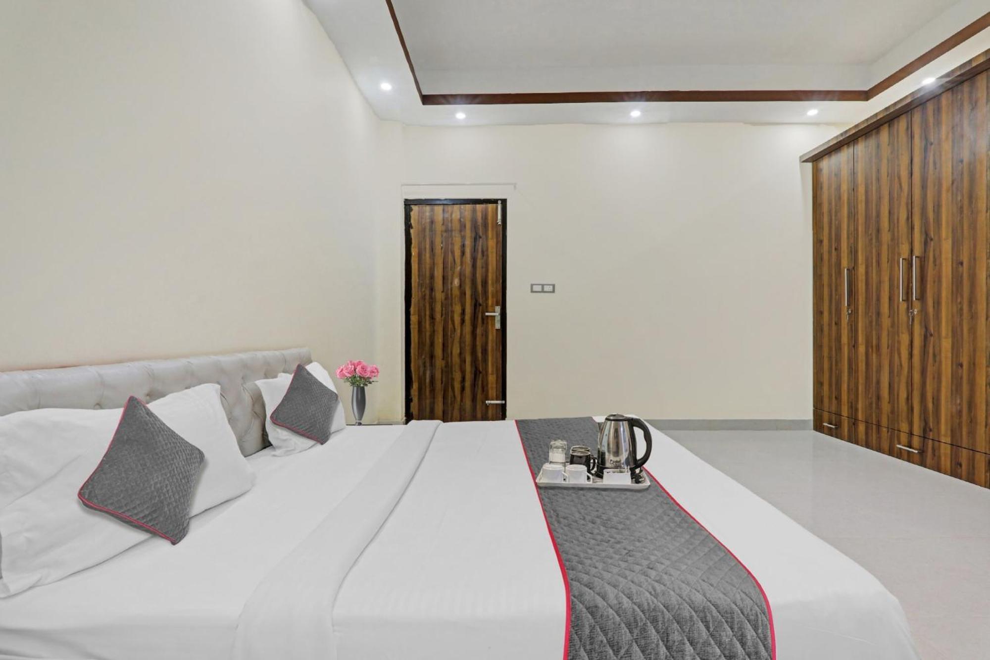 Chinhat Townhouse Relax Inn מראה חיצוני תמונה
