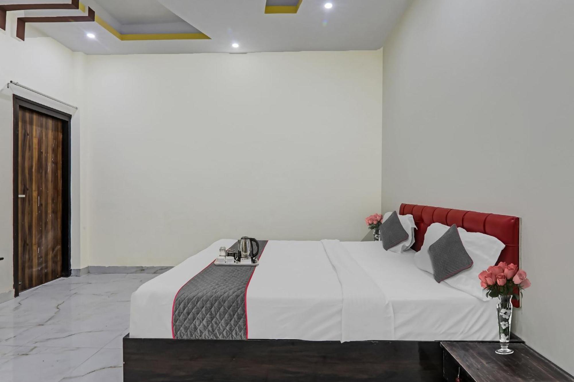 Chinhat Townhouse Relax Inn מראה חיצוני תמונה