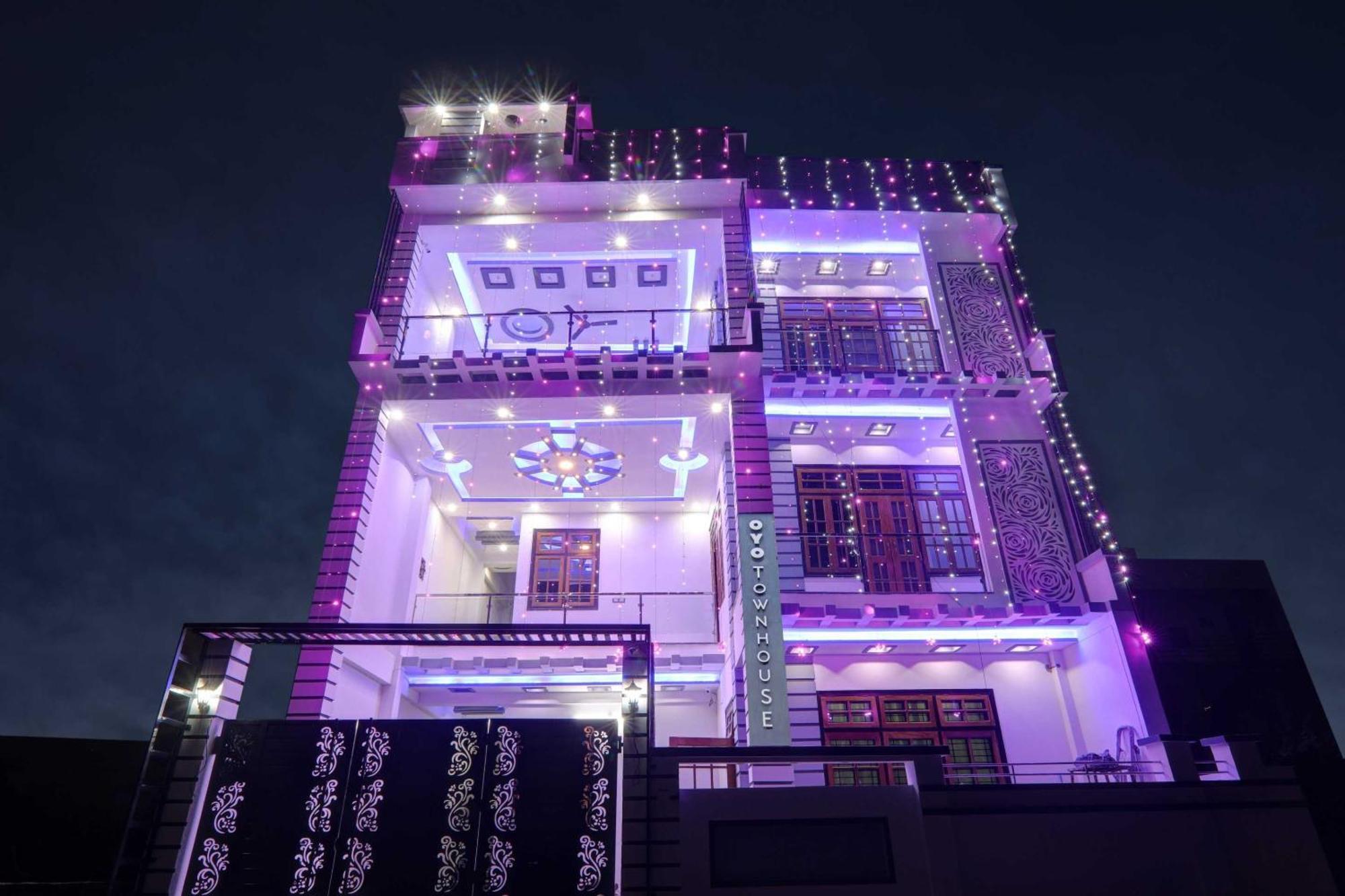 Chinhat Townhouse Relax Inn מראה חיצוני תמונה