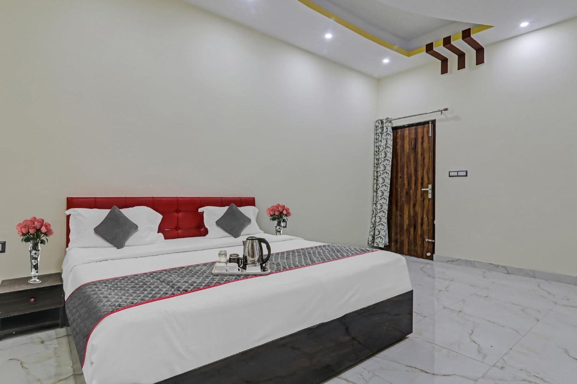 Chinhat Townhouse Relax Inn מראה חיצוני תמונה